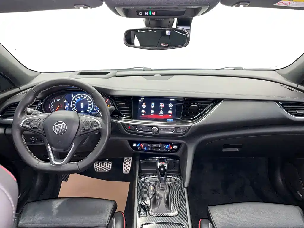 Buick Regal — миниатюра 10