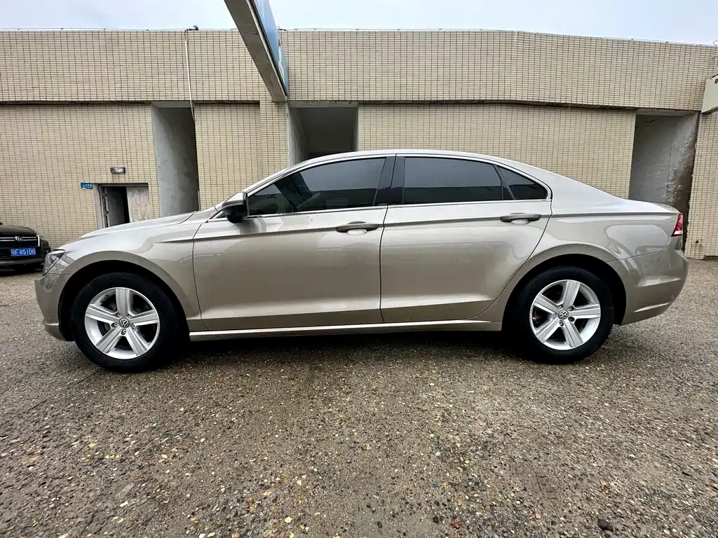 Volkswagen Lamando 2015 230TSI DSG