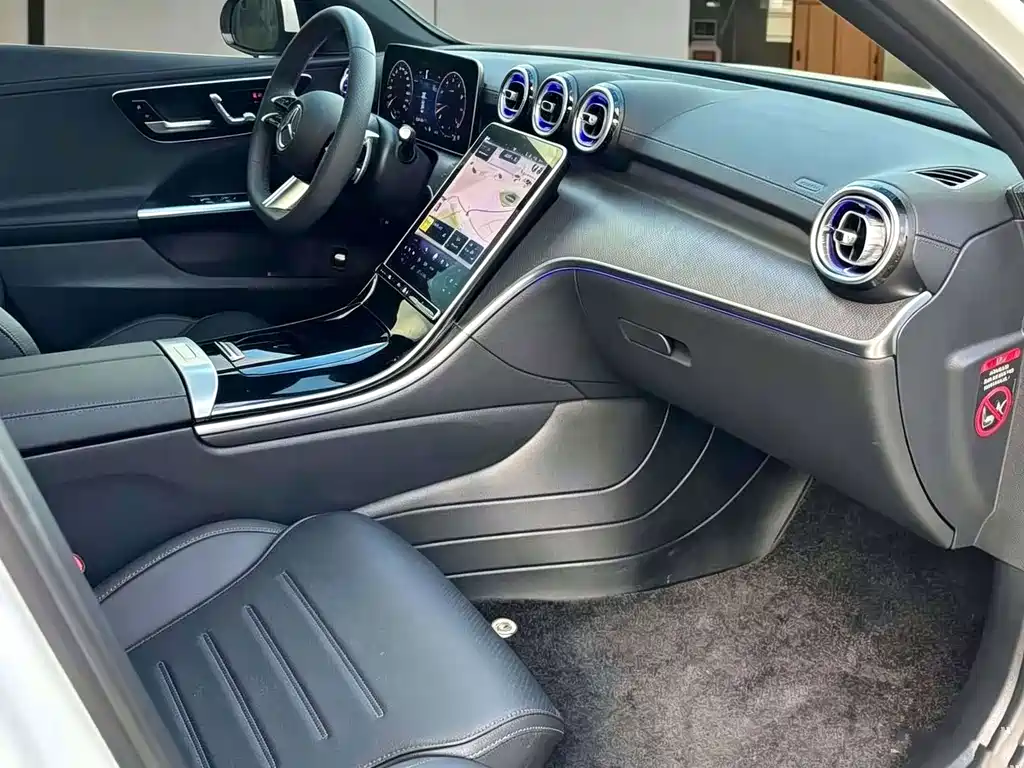 Mercedes-Benz C-Class — миниатюра 7