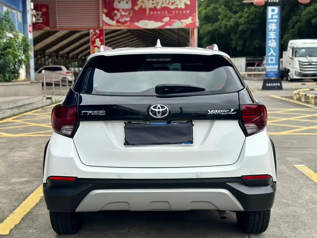 Toyota Yaris L — миниатюра 5