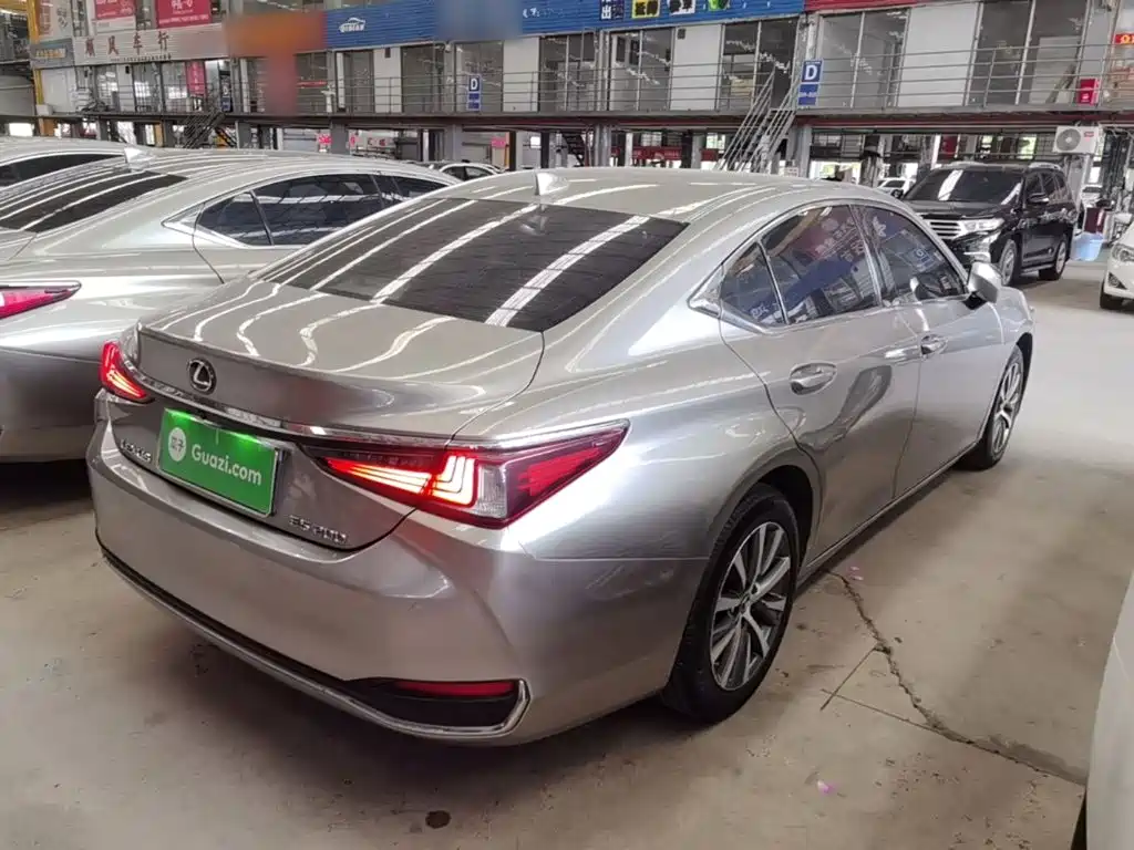 Lexus ES — миниатюра 7