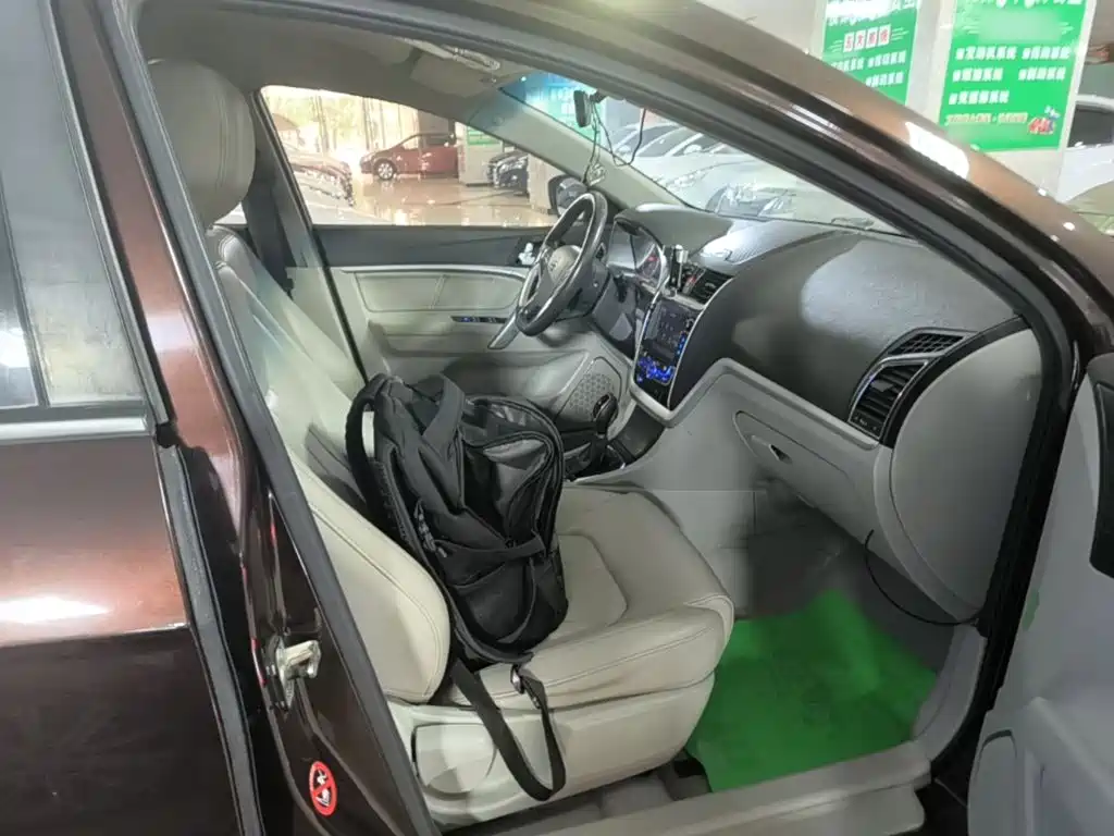 Geely Emgrand — миниатюра 25