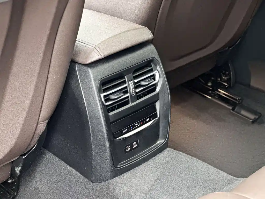 BMW i3 — миниатюра 11