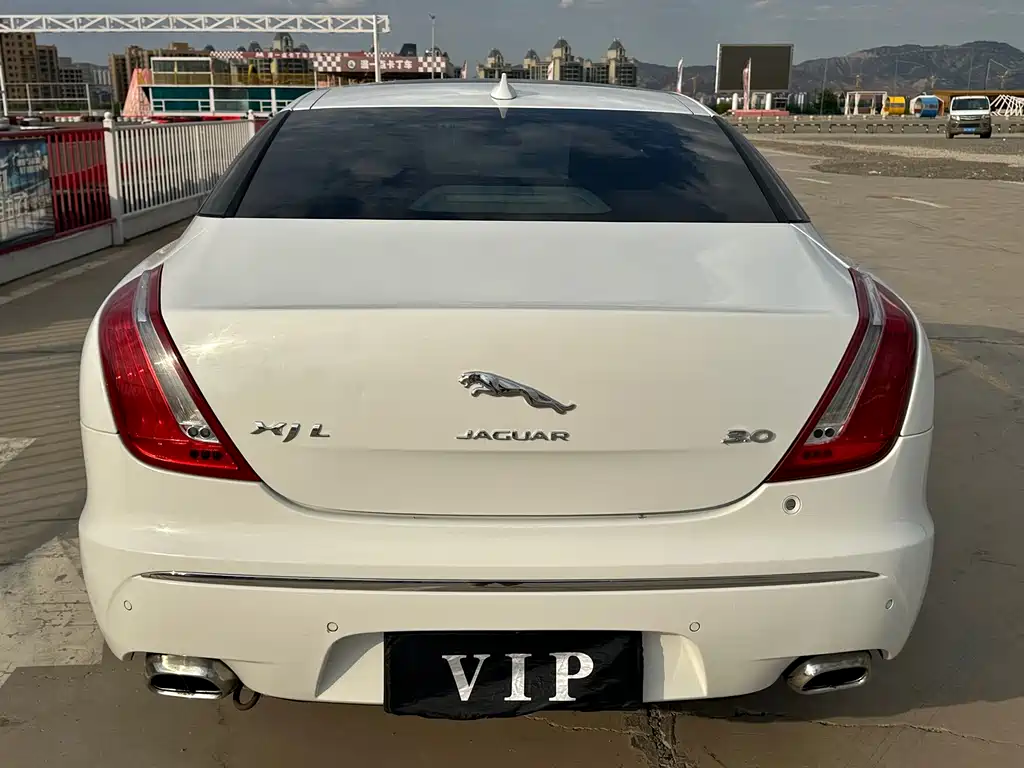Jaguar XJ 2016 XJL 2.0T Elegant
