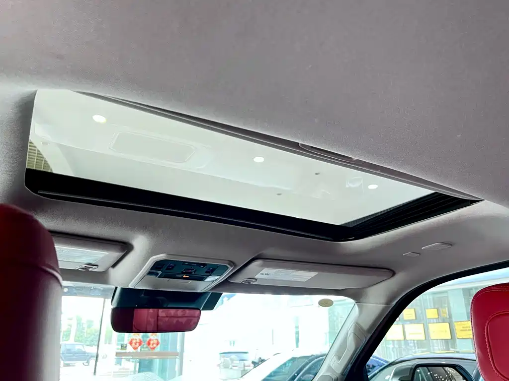 Toyota Sequoia — миниатюра 13