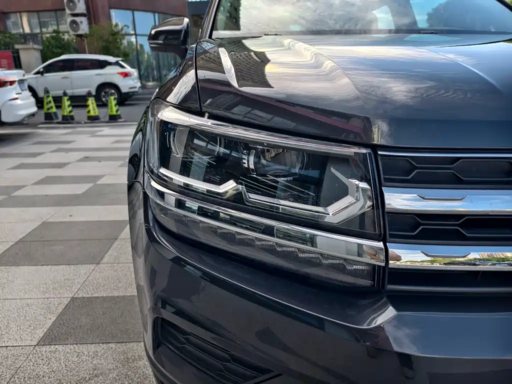 Volkswagen Tharu 2020 330TSI Luxury VI