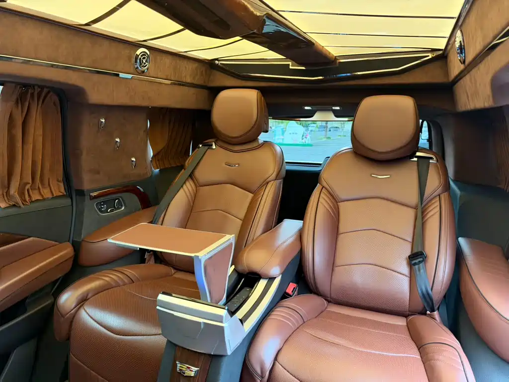 Cadillac Escalade — миниатюра 23