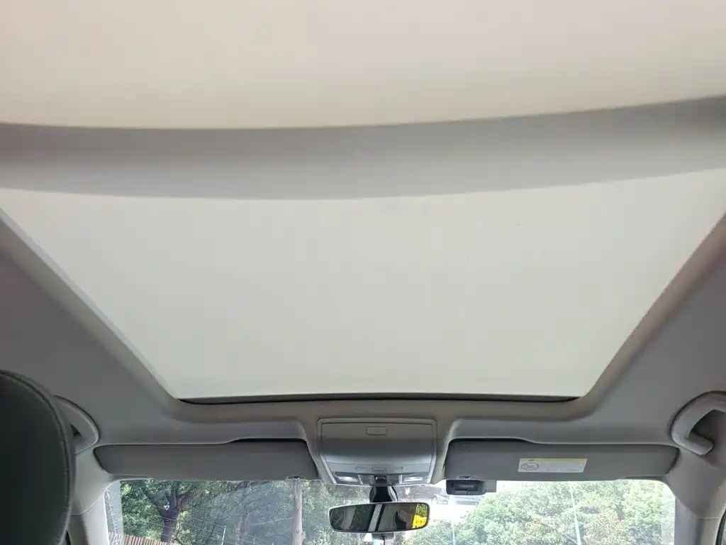 Volkswagen Tiguan L — миниатюра 20
