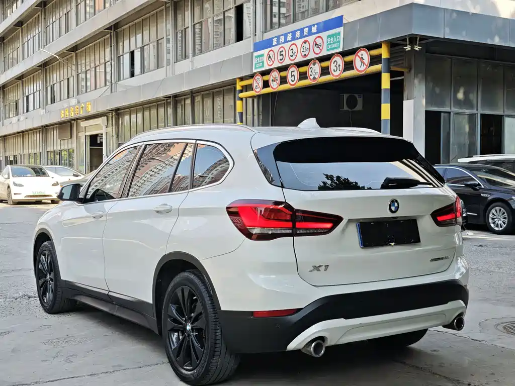BMW X1 — миниатюра 10
