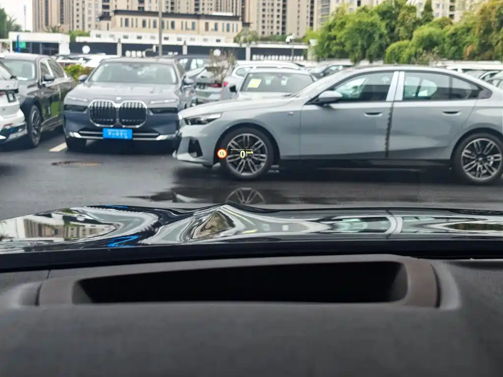 BMW iX3 — миниатюра 16