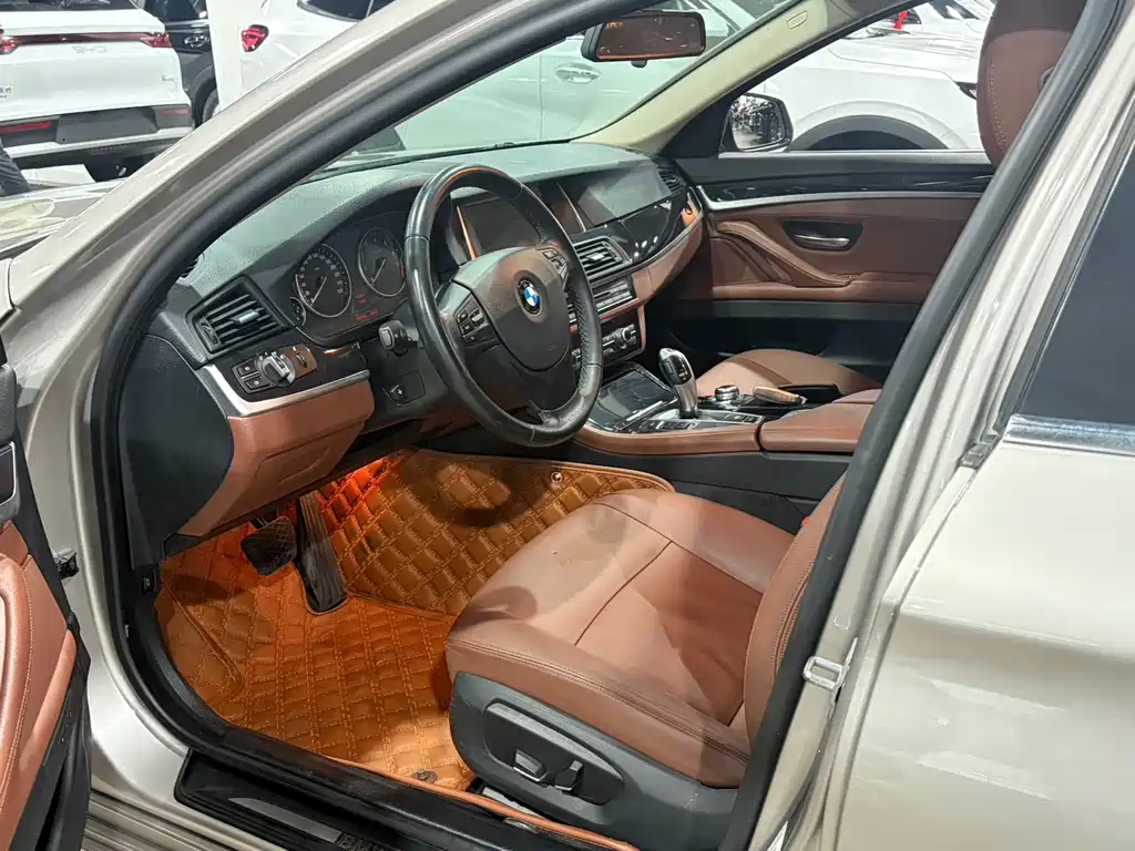 BMW 5 Series — миниатюра 9