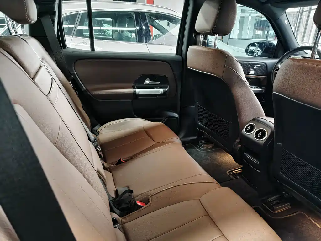 Mercedes-Benz EQB — миниатюра 11