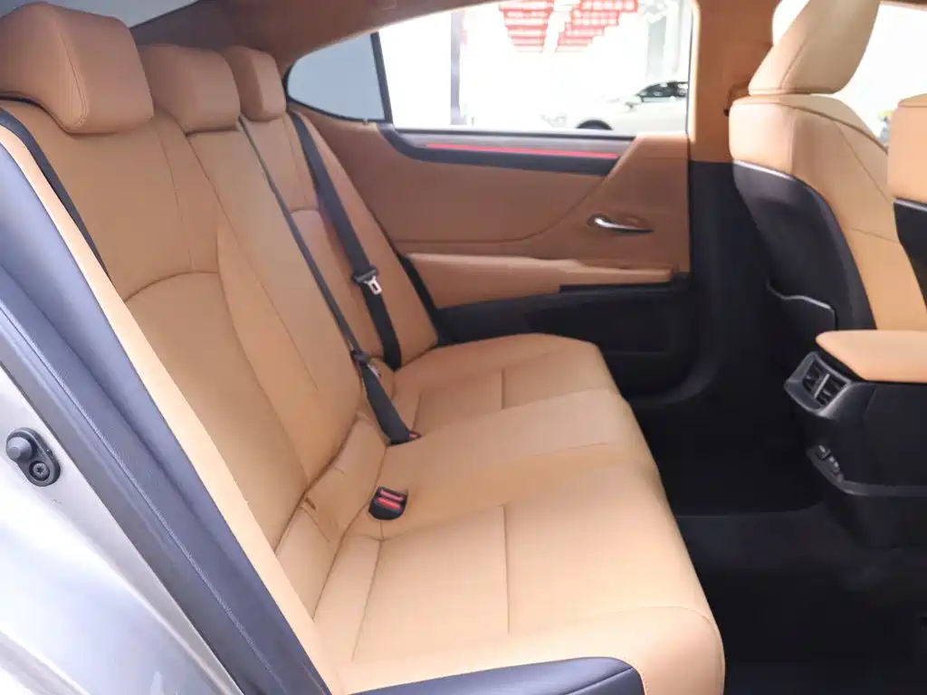 Lexus ES — миниатюра 22