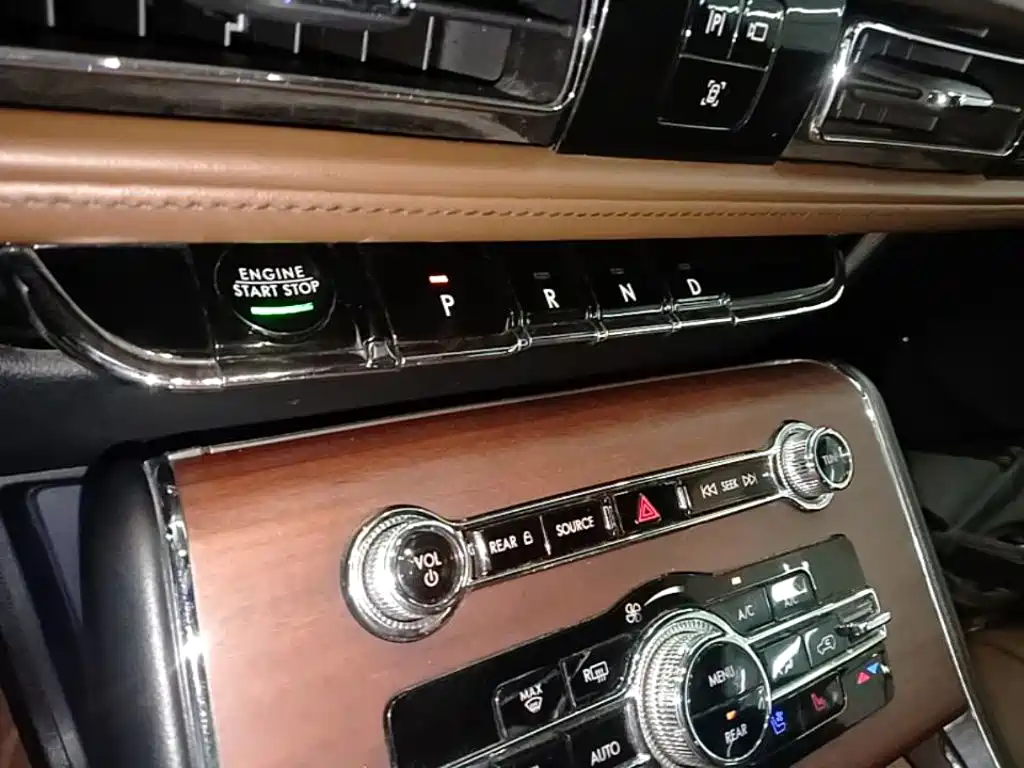 Lincoln Aviator — миниатюра 14