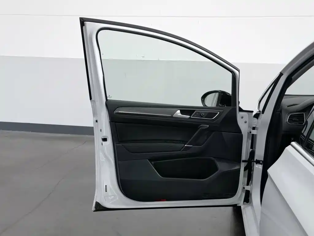 Volkswagen Golf Sportsvan — миниатюра 8
