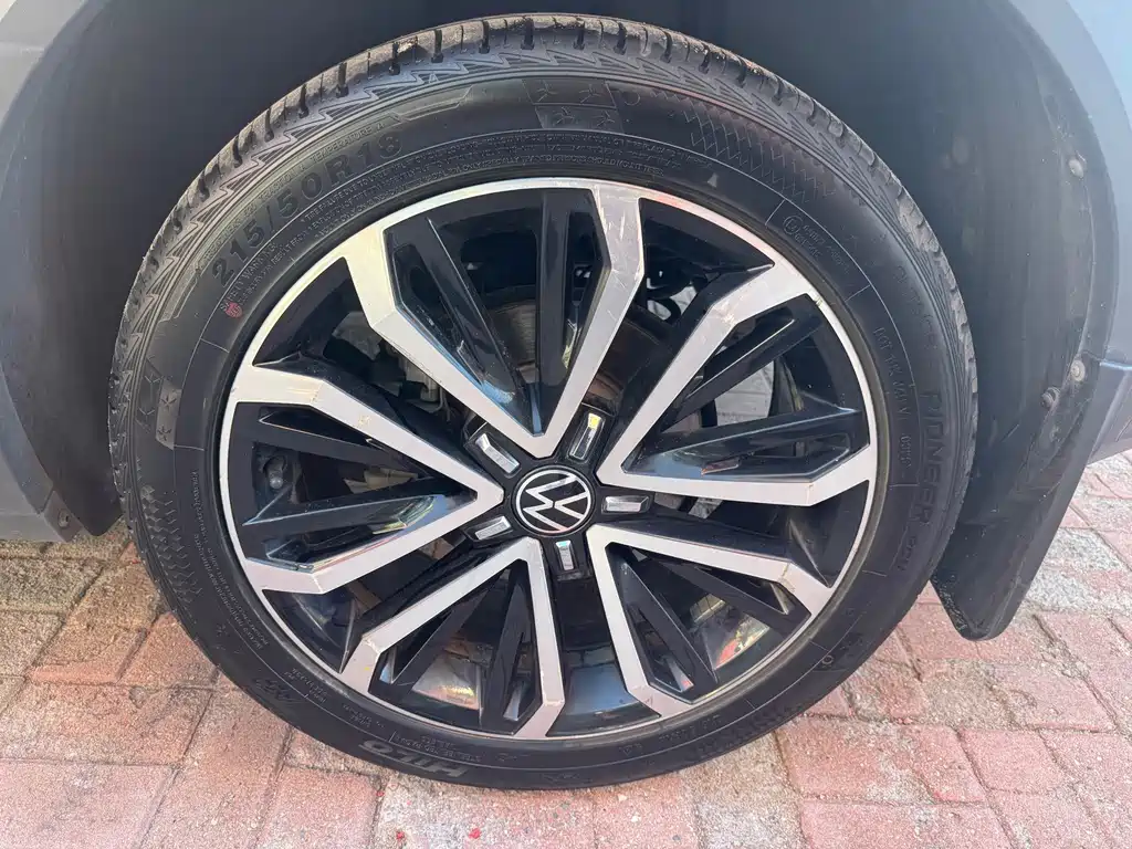 Volkswagen T-Roc — миниатюра 15