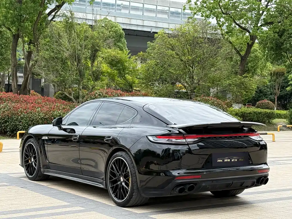 Porsche Panamera 2013 Panamera Platinum Edition 3.6L