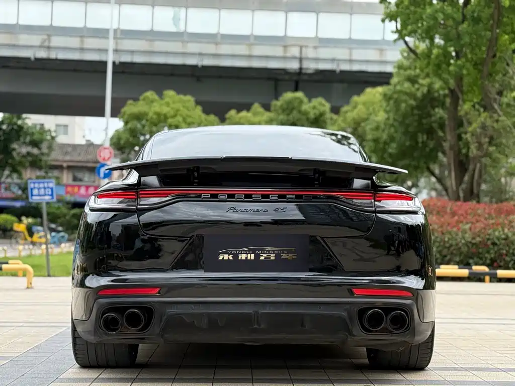 Porsche Panamera 2013 Panamera Platinum Edition 3.6L