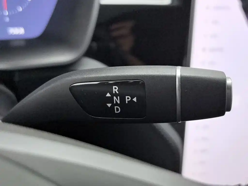 Tesla Model X — миниатюра 13