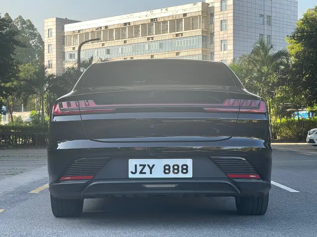 BYD Han — миниатюра 6