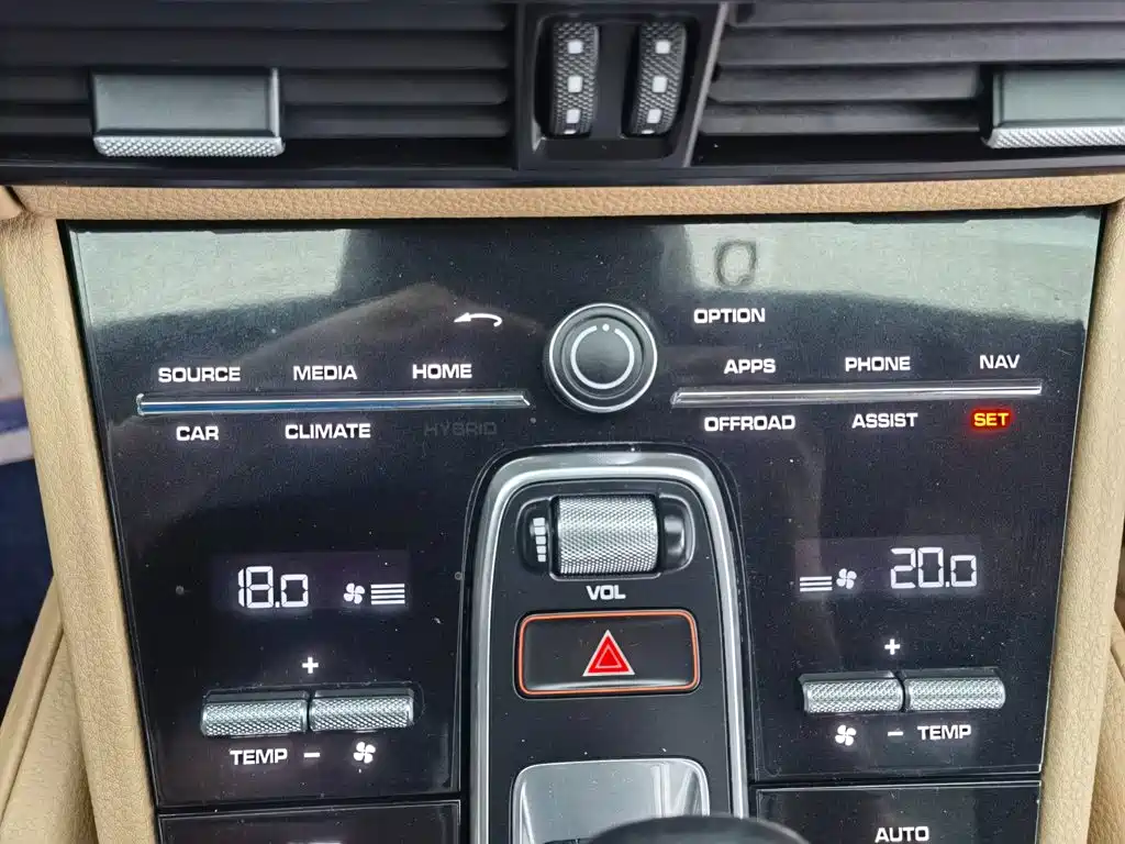Porsche Cayenne — миниатюра 26