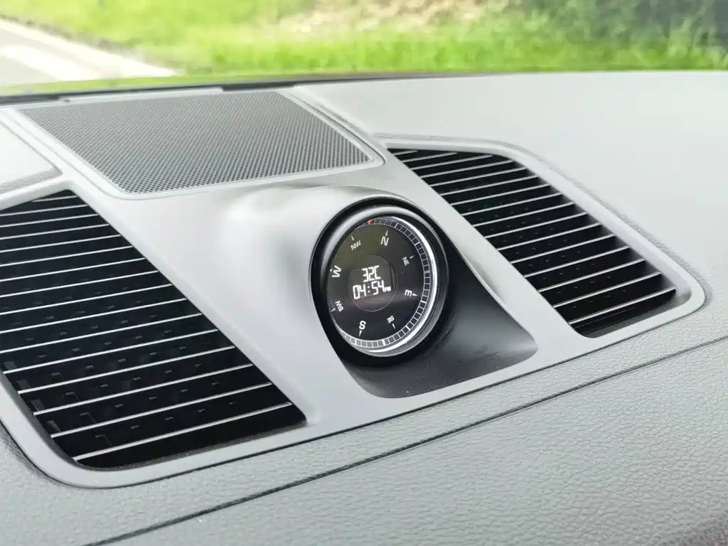 Porsche Cayenne — миниатюра 25