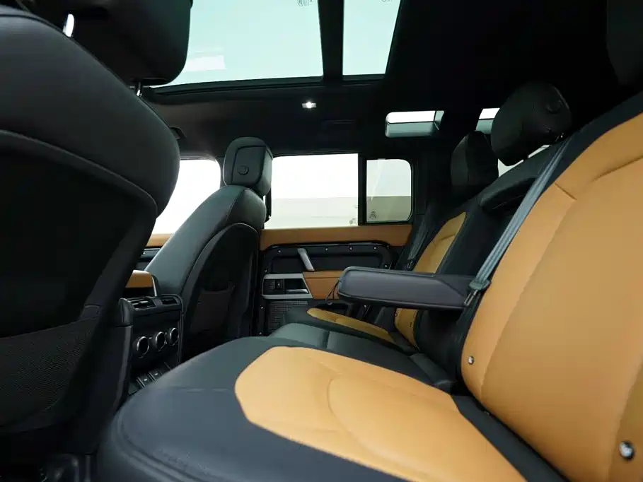 Land Rover Defender — миниатюра 19