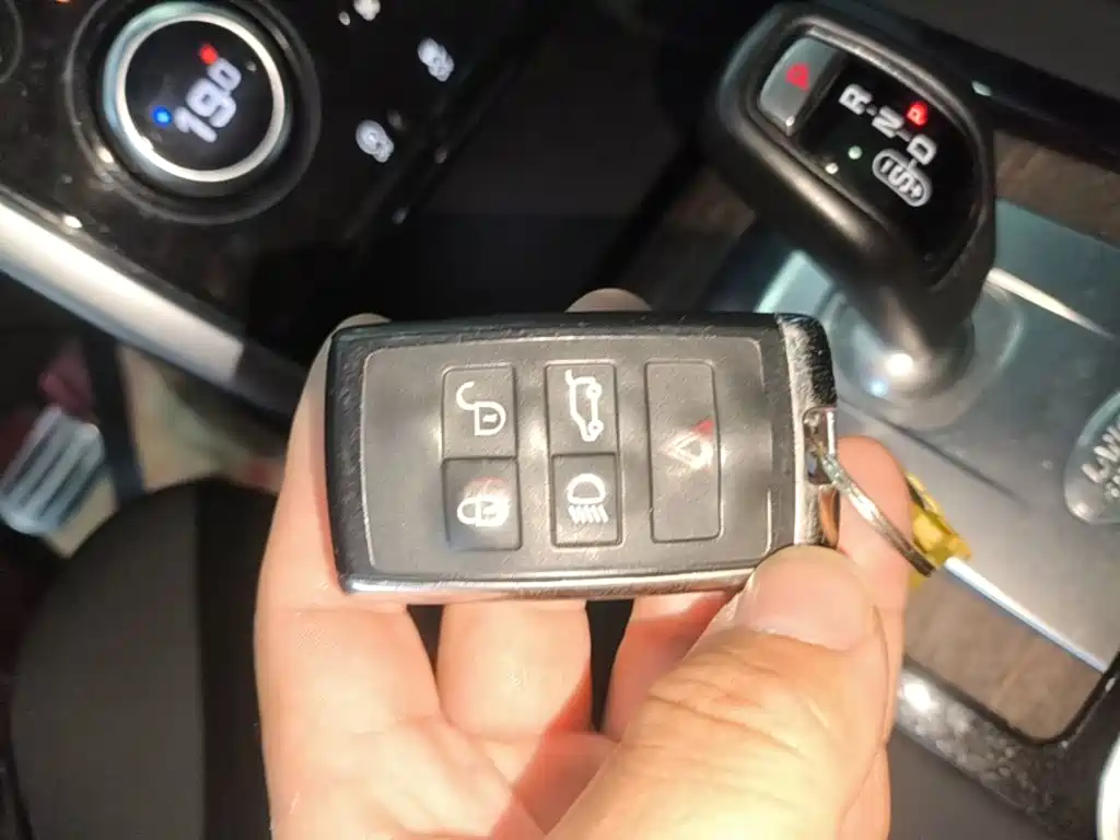 Land Rover Discovery Sport — миниатюра 9