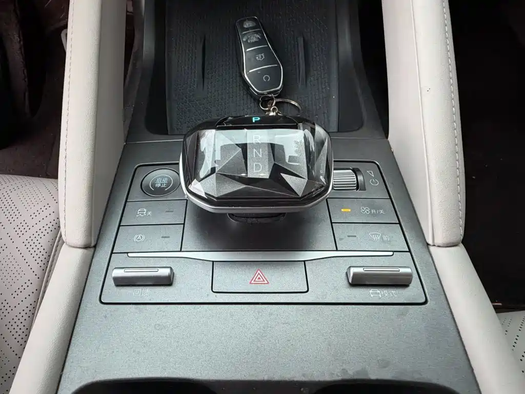 BYD Yuan UP — миниатюра 9