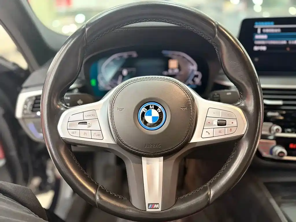 BMW 5 Series New Energy — миниатюра 17