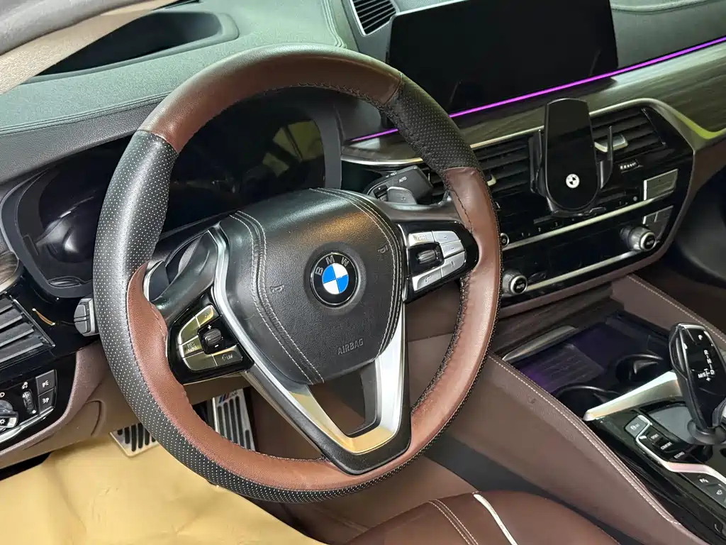 BMW 5 Series — миниатюра 16