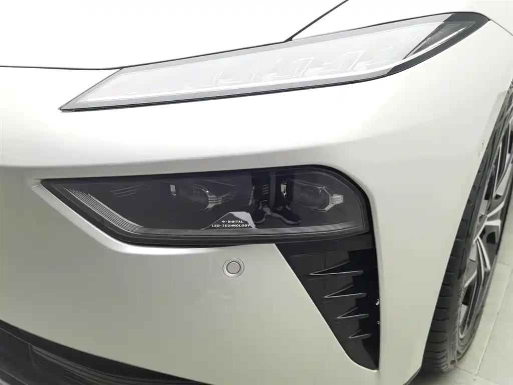 Dongfeng eπ007 2025 565 Max