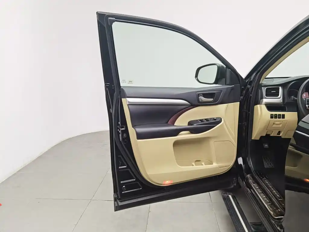 Toyota Highlander — миниатюра 8