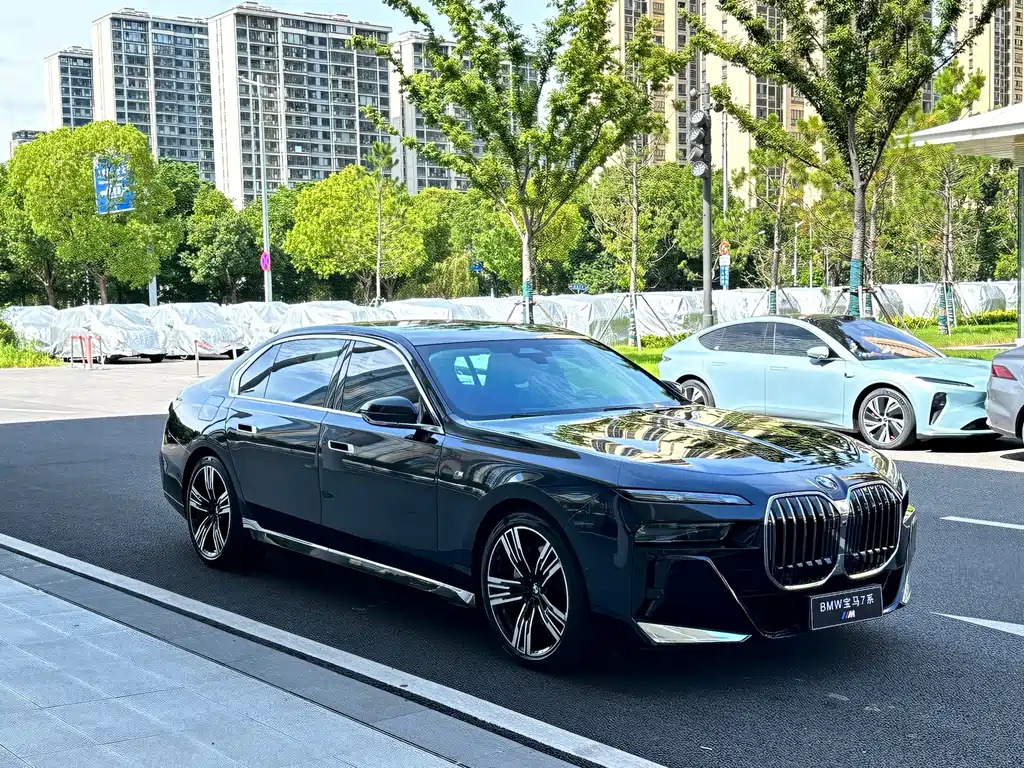 BMW 7 Series 7 2023 740Li Lead M Sport