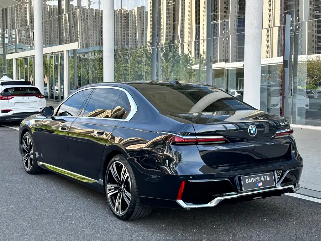 BMW 7 Series 7 2023 740Li Lead M Sport