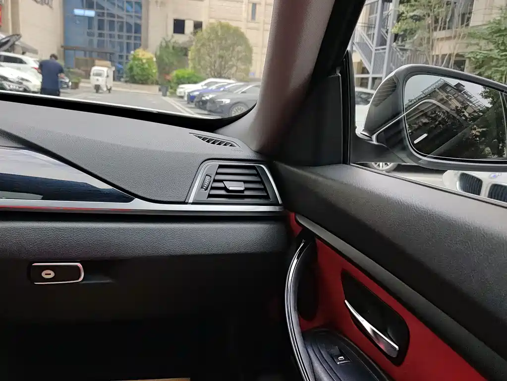 BMW 3 Series GT — миниатюра 13