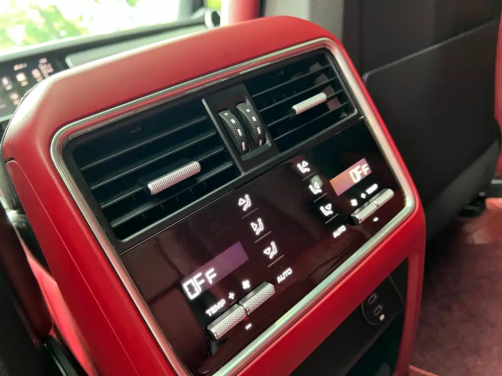 Porsche Cayenne — миниатюра 14