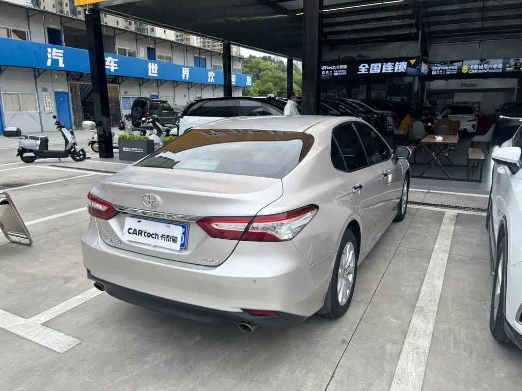 Toyota Camry — миниатюра 7