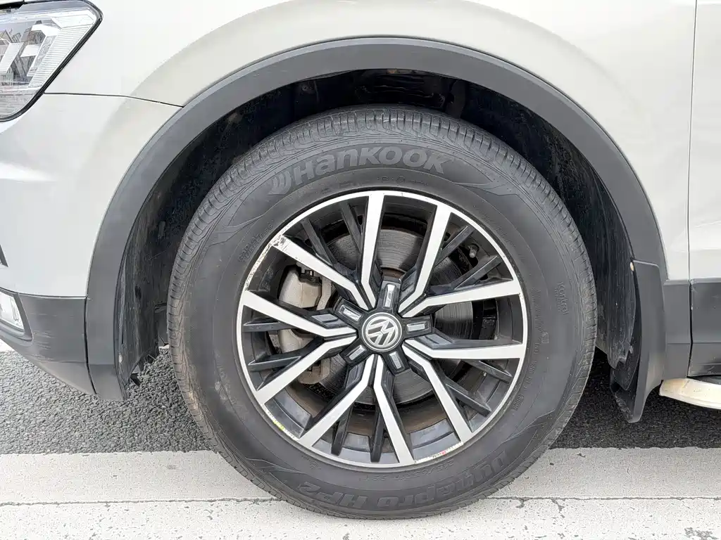 Volkswagen Tiguan L — миниатюра 15