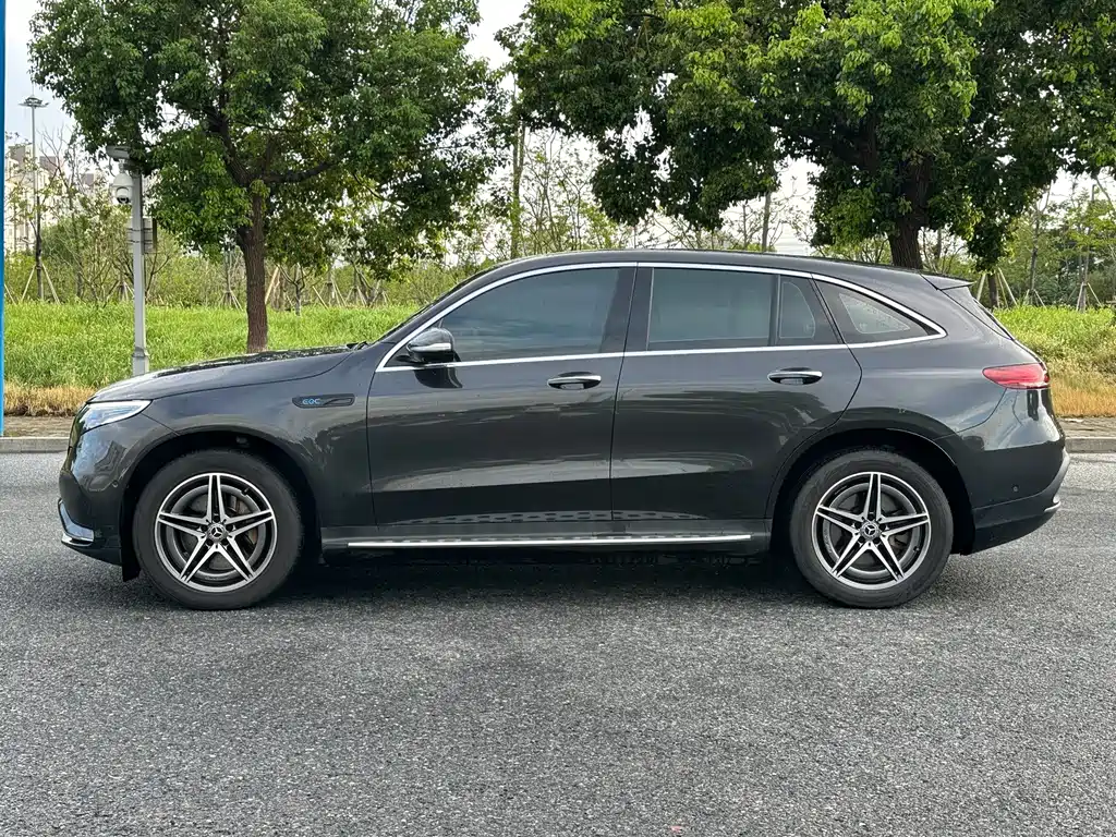 Mercedes-Benz EQC — миниатюра 7