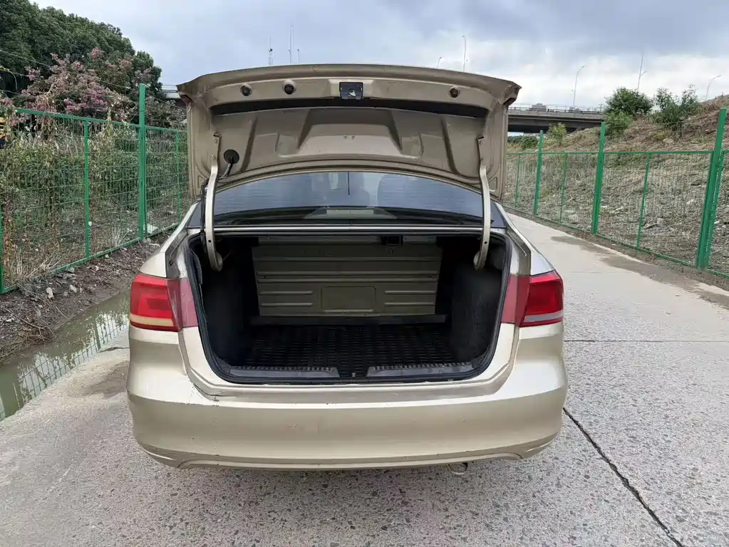 Volkswagen Santana — миниатюра 9