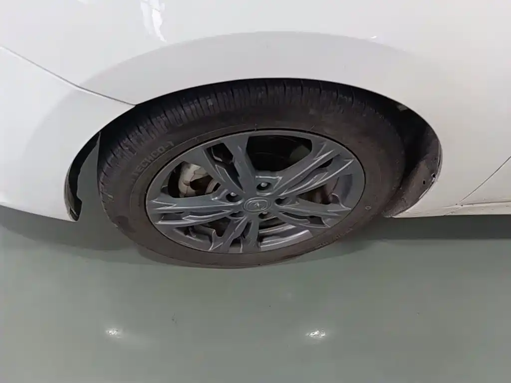 Changan Eado DT — миниатюра 23