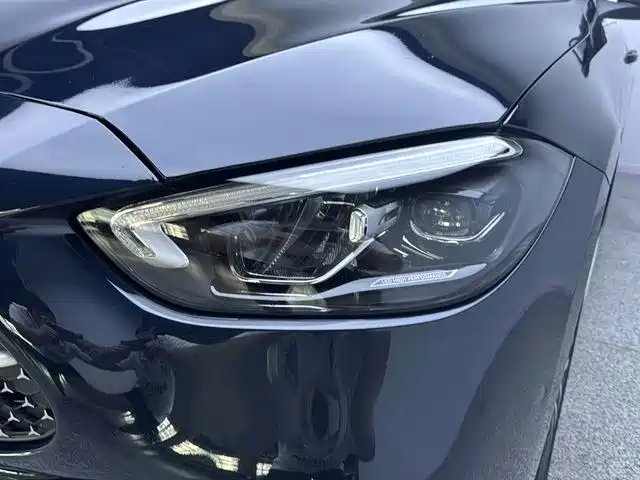 Mercedes-Benz C-Class — миниатюра 2