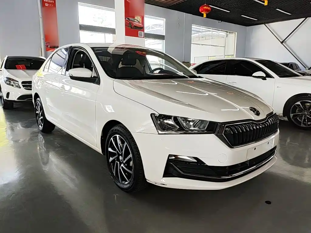 Skoda Rapid — миниатюра 4