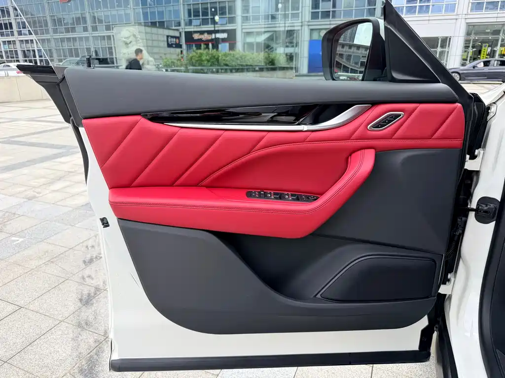 Maserati Levante — миниатюра 9