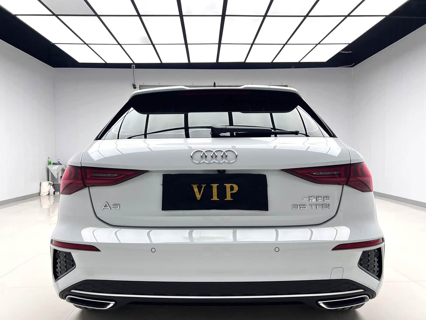 Audi A3 1.4 л 2023 г. Белый, пробег 13000 км