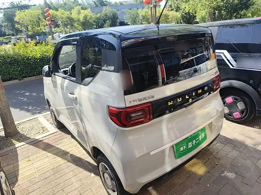 Wuling MINIEV — миниатюра 5
