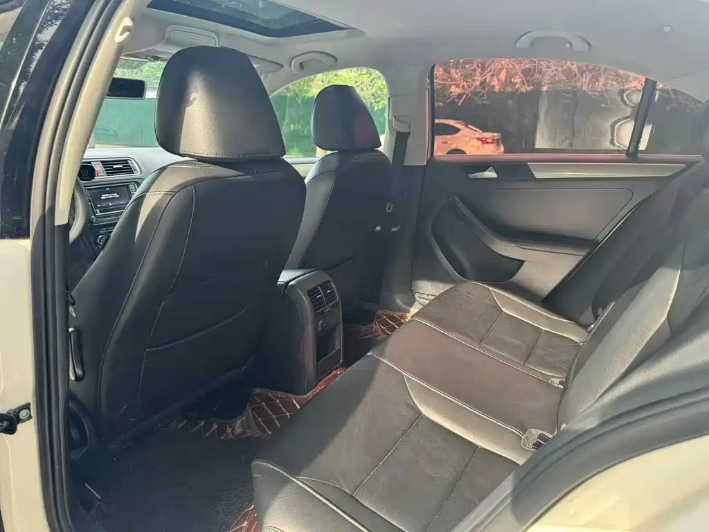 Volkswagen Sagitar — миниатюра 8