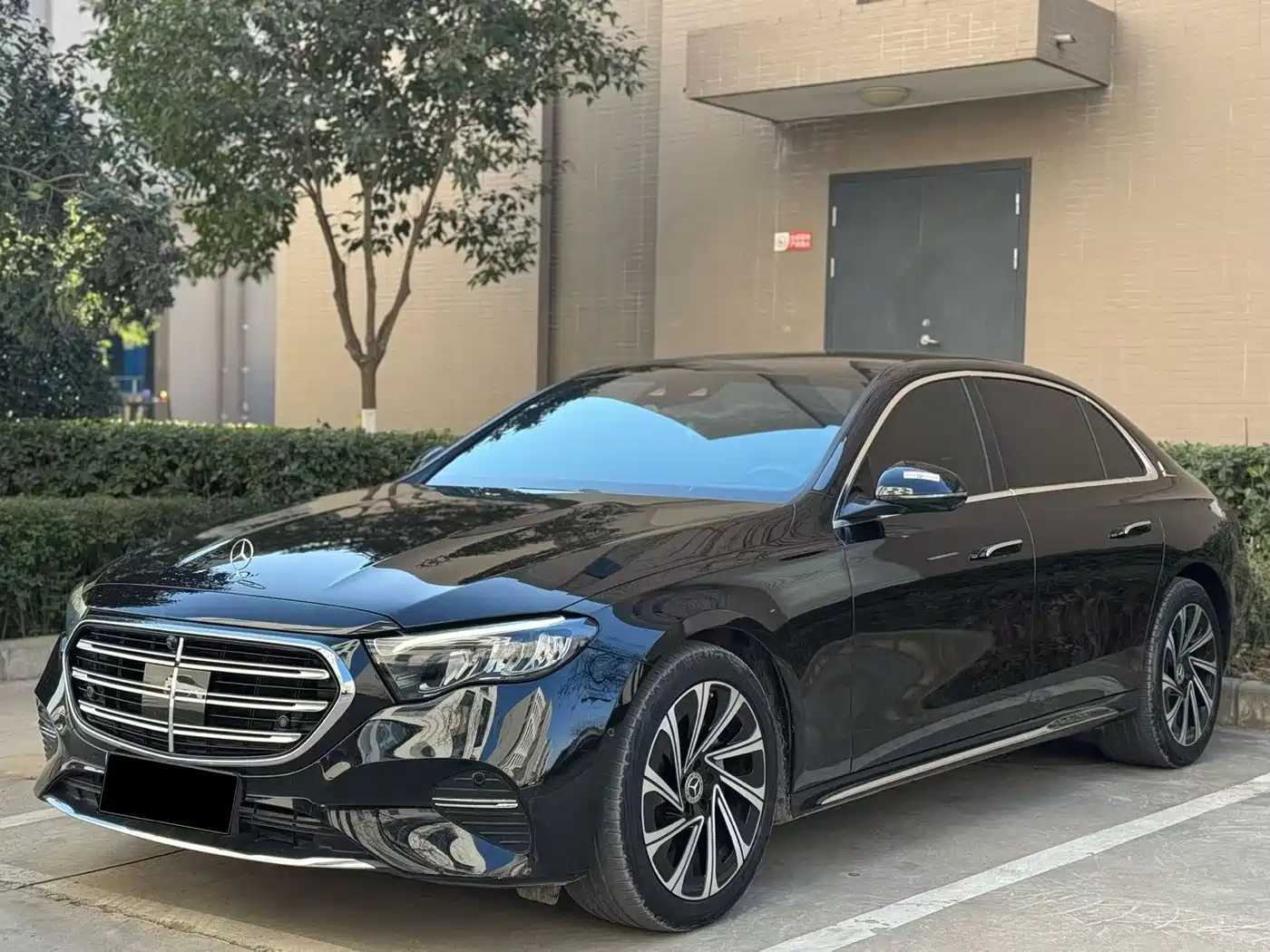 奔驰E级 2025款 E 300 L 豪华型 2025