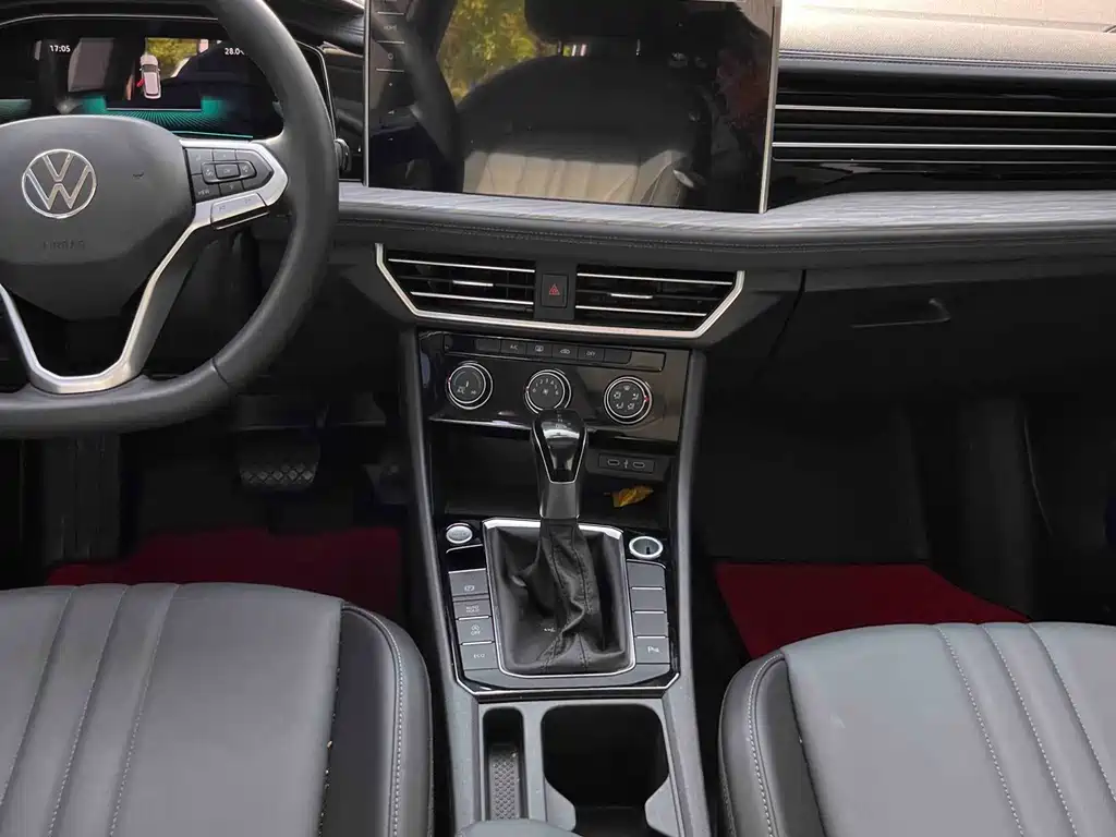 Заказать Volkswagen Sagitar 2026 года за 2 083 568 ₽  из Китая